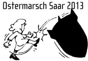 Cartoon: Frau kickt Bombe weg. »Ostermarsch Saar 2013«.